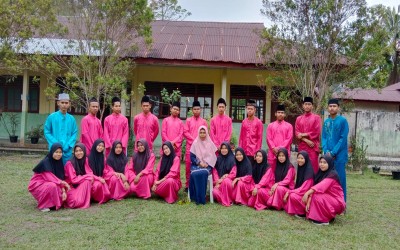 Pelepasan Siswa Akhir untuk melaksanakan Program Tausyiah Keliling Desa/Kampung di pengajian dan wirid sekitar madrasah